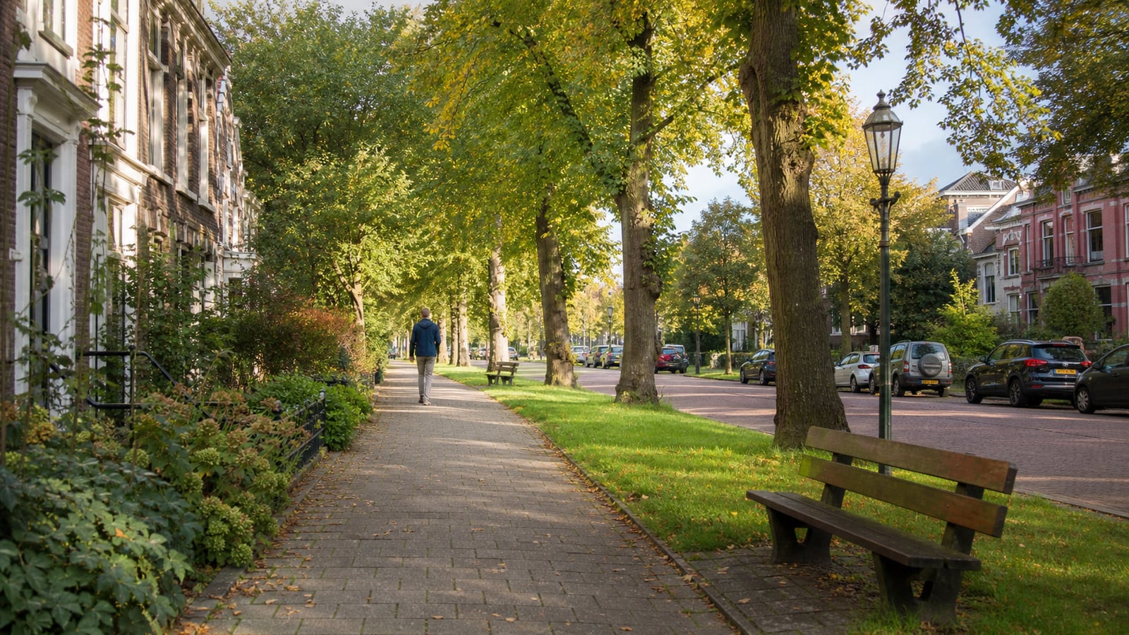 Een rustige wandeling door een Nederlandse buurt